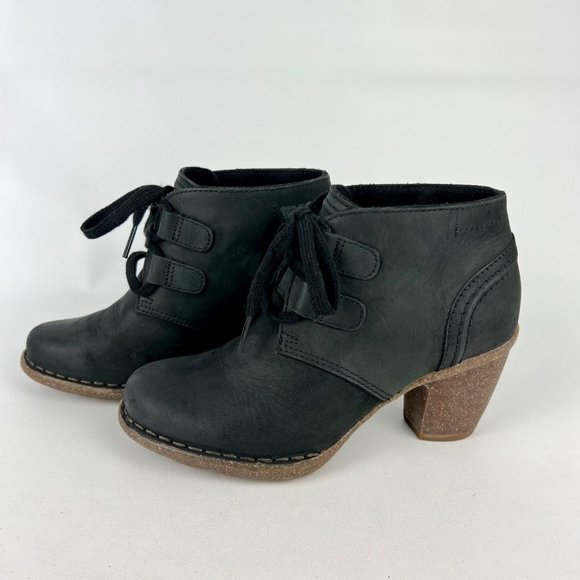 Clarks Womens Carleta Lyon Black Oily Leather Ankle Bootie Chunky Heel size 5.5 - Picture 3 of 16